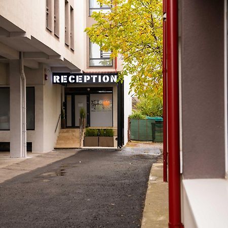 الشقق الفندقية أوتوبينفي  Bucharest Airport Accomodation المظهر الخارجي الصورة