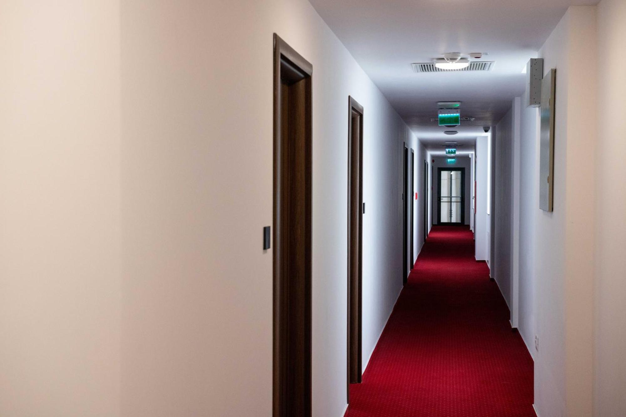 الشقق الفندقية أوتوبينفي  Bucharest Airport Accomodation المظهر الخارجي الصورة