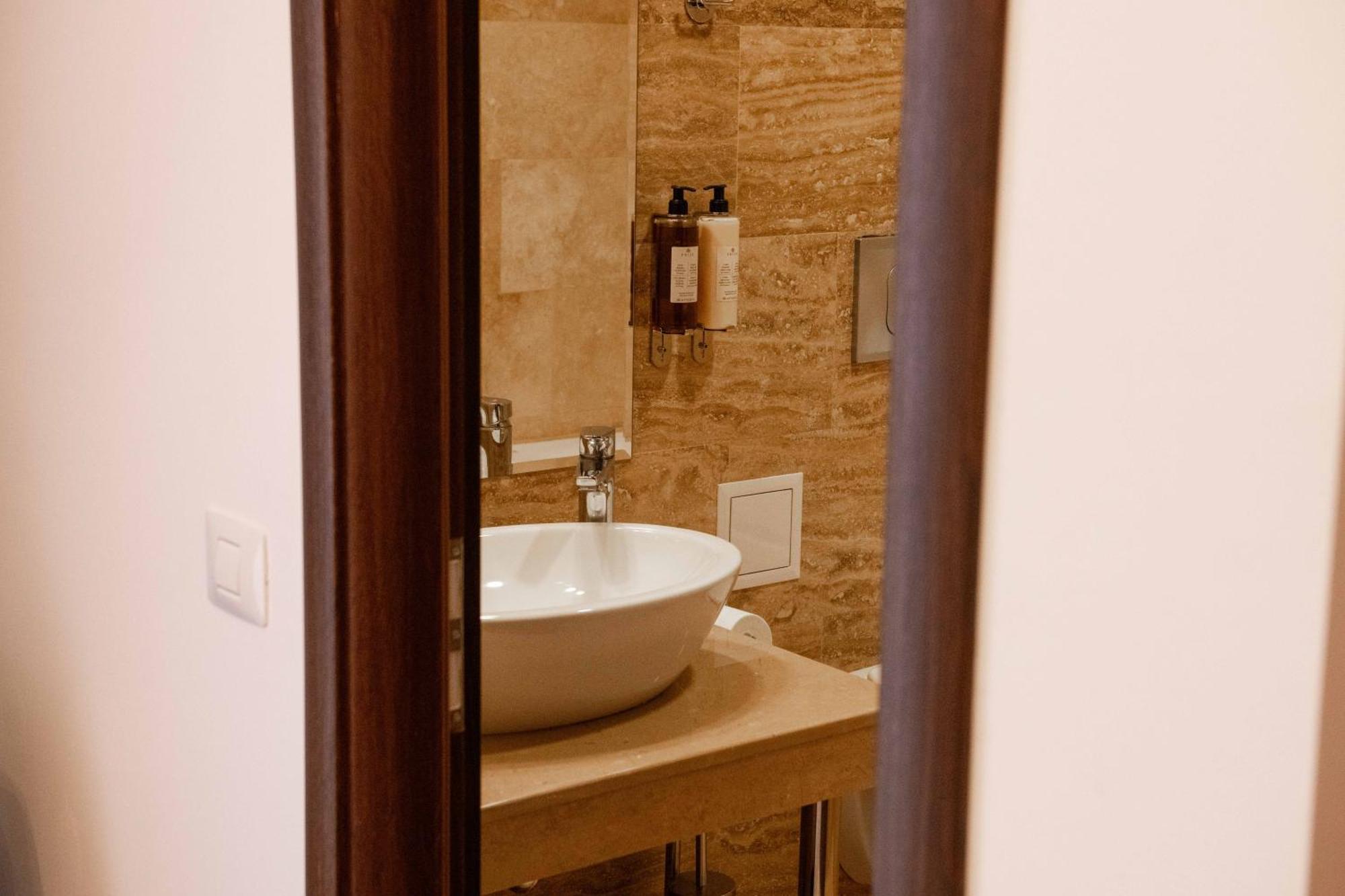 الشقق الفندقية أوتوبينفي  Bucharest Airport Accomodation المظهر الخارجي الصورة