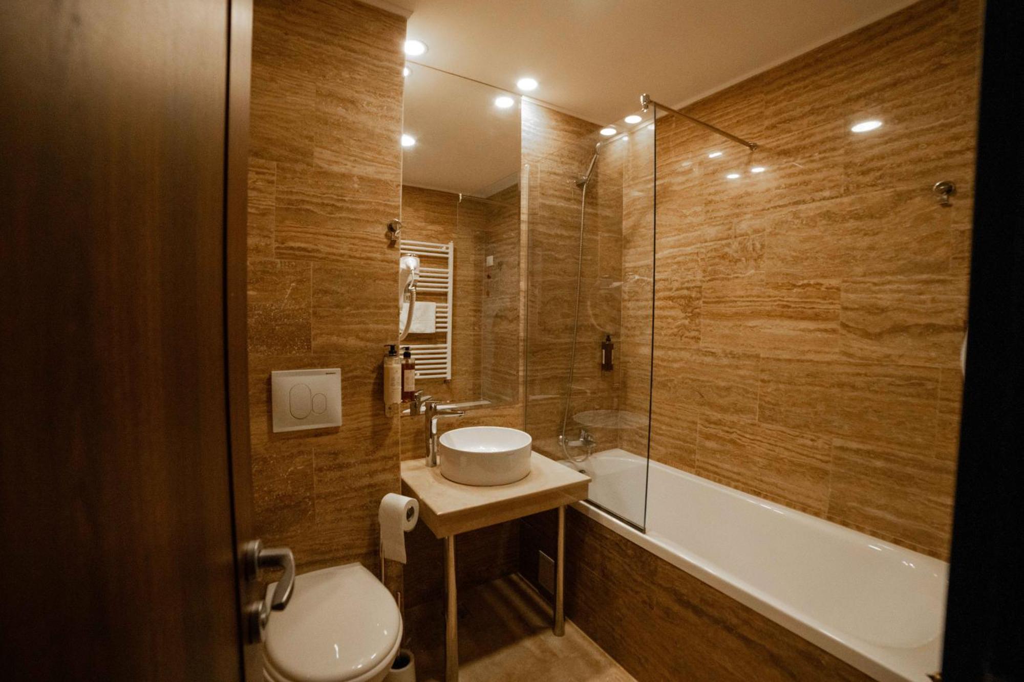 الشقق الفندقية أوتوبينفي  Bucharest Airport Accomodation المظهر الخارجي الصورة