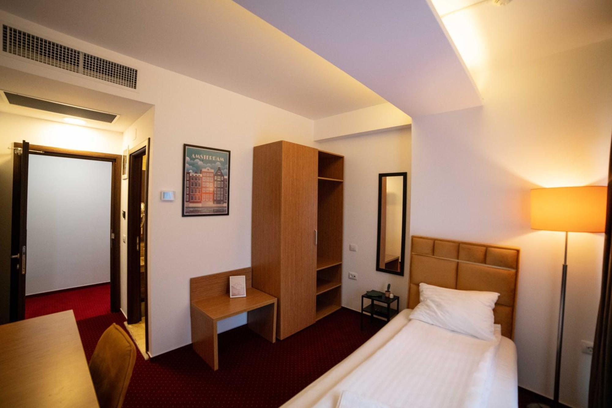 الشقق الفندقية أوتوبينفي  Bucharest Airport Accomodation المظهر الخارجي الصورة