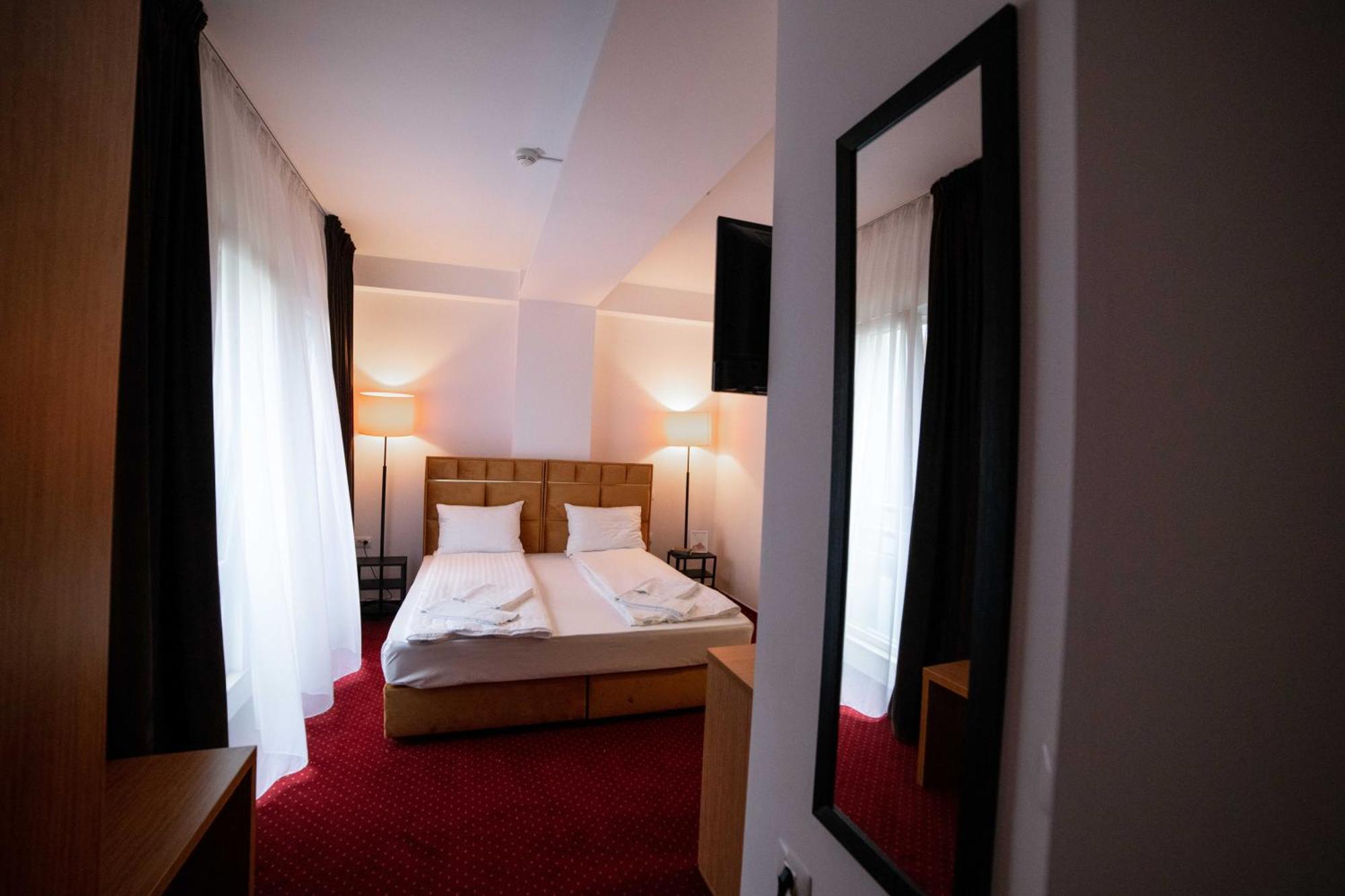 الشقق الفندقية أوتوبينفي  Bucharest Airport Accomodation المظهر الخارجي الصورة