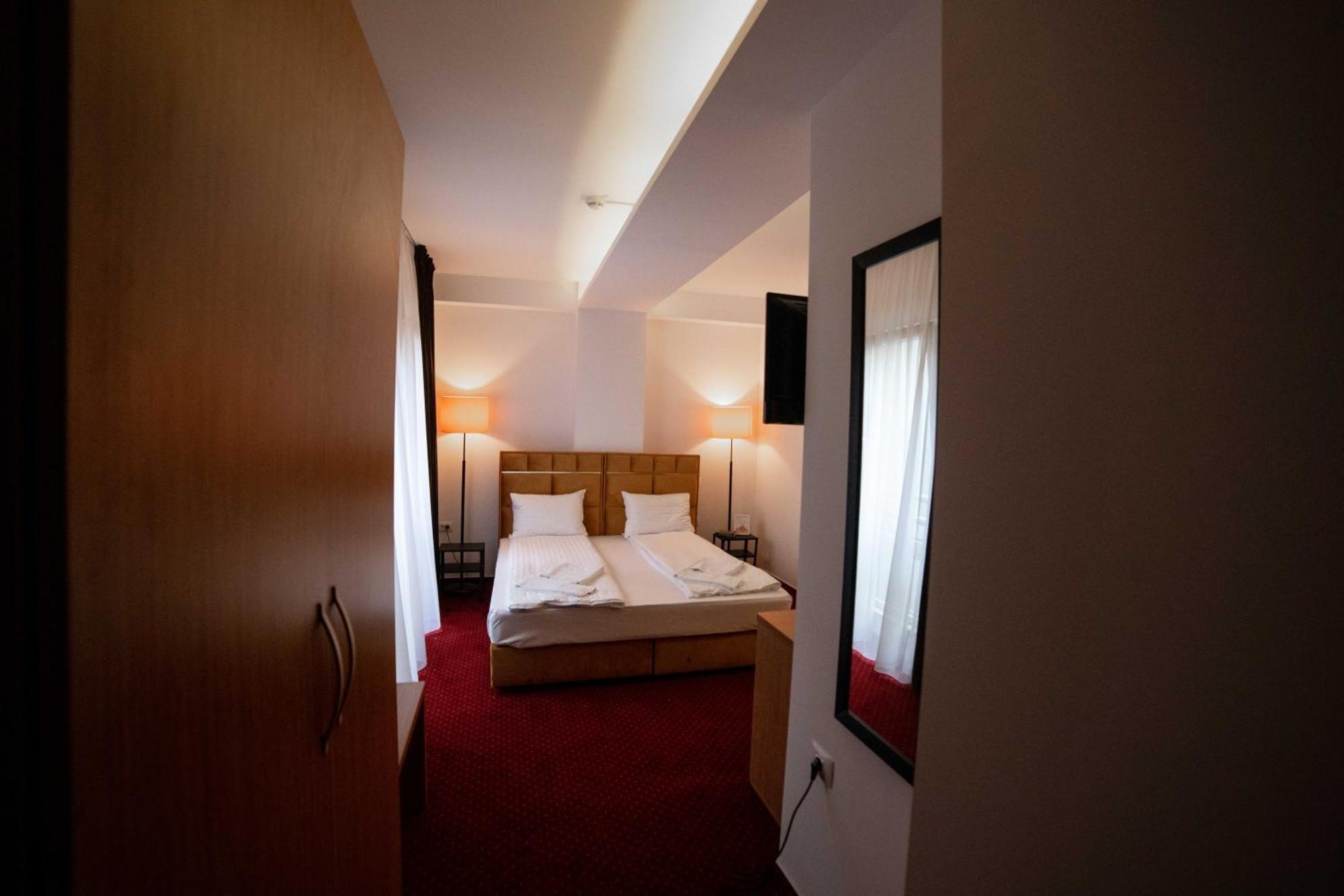 الشقق الفندقية أوتوبينفي  Bucharest Airport Accomodation المظهر الخارجي الصورة